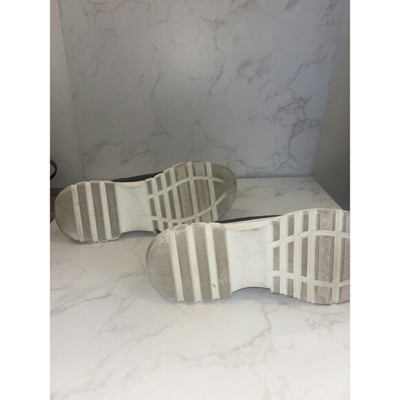 Givenchy Men's Sneakers in Black - Excellent Condition, Size 46/12 - Picture 2 of 4